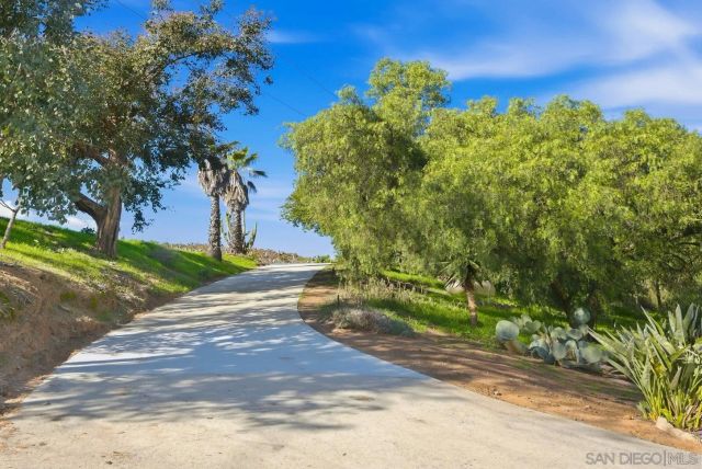 32337 Calle Codorniz, Valley Center, CA 92082