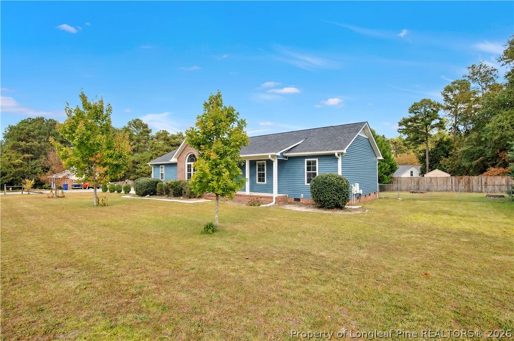 102 Dragoon Court Court, Raeford, NC 28376 — photo 3