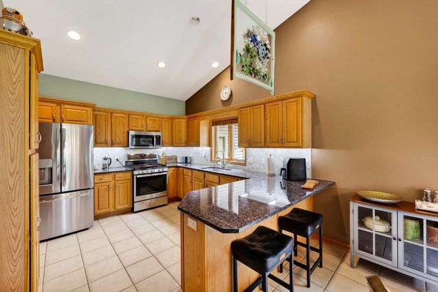 647 Grandview Drive, Sun Prairie, WI 53590
