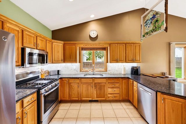 647 Grandview Drive, Sun Prairie, WI 53590
