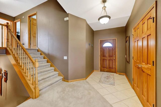 647 Grandview Drive, Sun Prairie, WI 53590