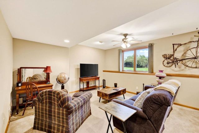 647 Grandview Drive, Sun Prairie, WI 53590