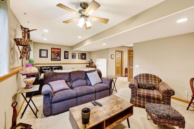 647 Grandview Drive, Sun Prairie, WI 53590