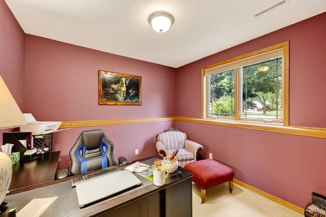 647 Grandview Drive, Sun Prairie, WI 53590