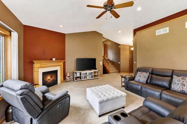 647 Grandview Drive, Sun Prairie, WI 53590