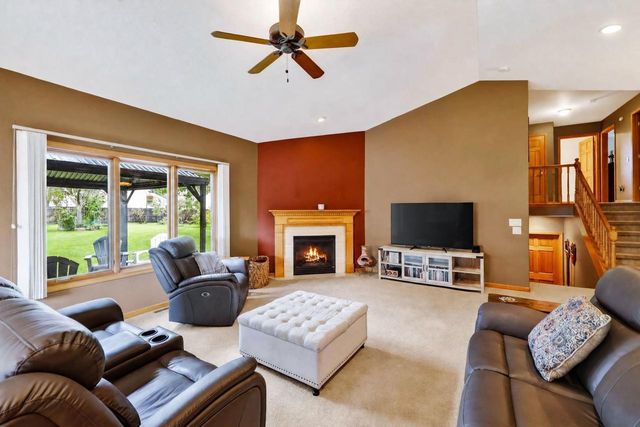 647 Grandview Drive, Sun Prairie, WI 53590
