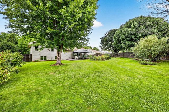 647 Grandview Drive, Sun Prairie, WI 53590