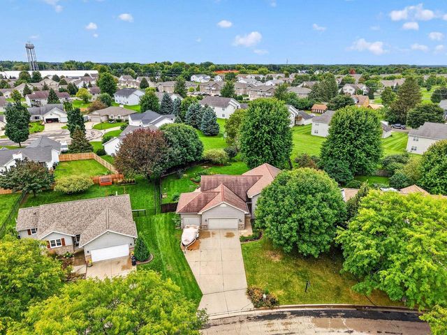 647 Grandview Drive, Sun Prairie, WI 53590