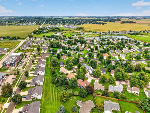 647 Grandview Drive, Sun Prairie, WI 53590