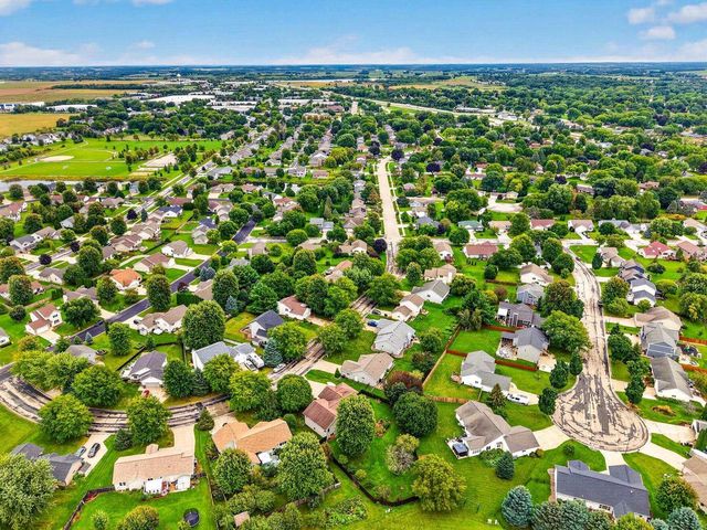647 Grandview Drive, Sun Prairie, WI 53590