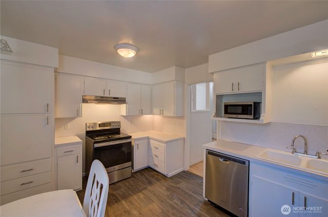 4200 N Place, Seaview, WA 98644