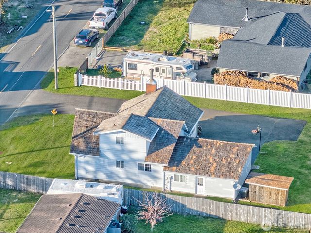 4200 N Place, Seaview, WA 98644