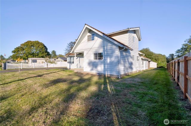 4200 N Place, Seaview, WA 98644