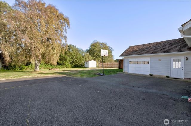 4200 N Place, Seaview, WA 98644