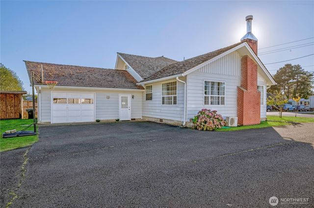 4200 N Place, Seaview, WA 98644