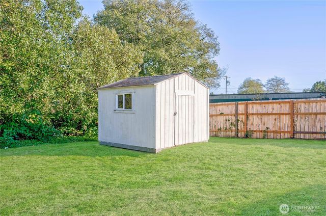 4200 N Place, Seaview, WA 98644