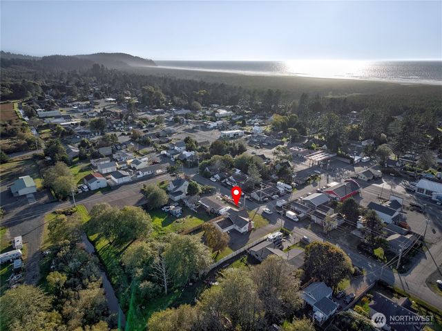 4200 N Place, Seaview, WA 98644