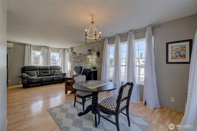 4200 N Place, Seaview, WA 98644