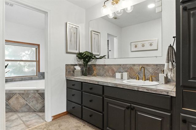 11103 Lakeside DR, Jonestown, TX 78645