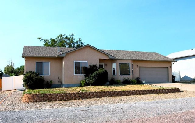 226 E Falcon Dr, Pueblo West, CO 81007