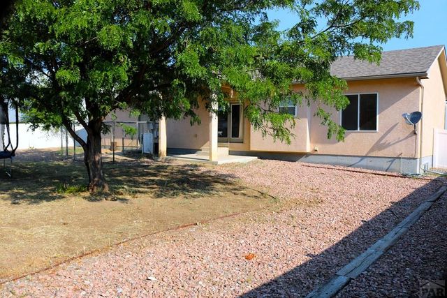 226 E Falcon Dr, Pueblo West, CO 81007