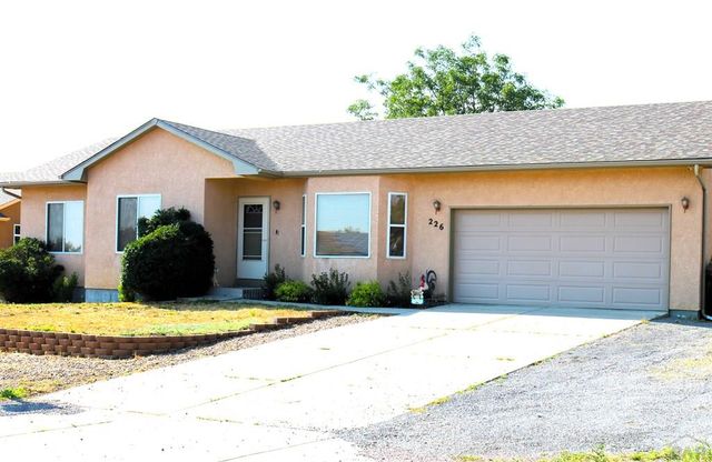 226 E Falcon Dr, Pueblo West, CO 81007