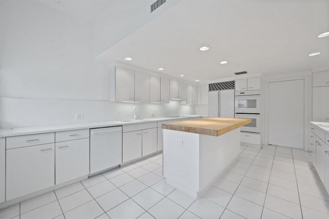 265 Everglade Avenue, Palm Beach, FL 33480