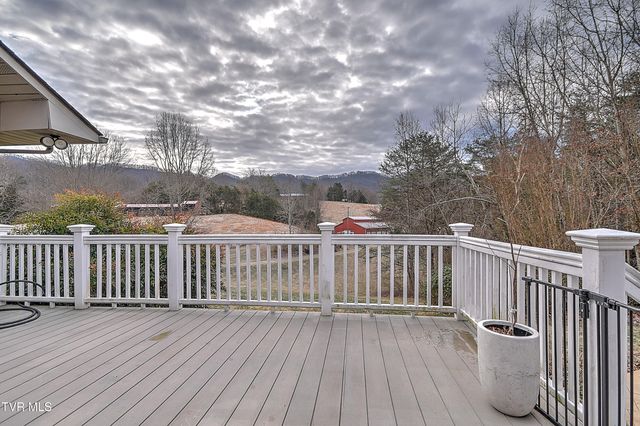 136 Triple H Lane, Jonesborough, TN 37659