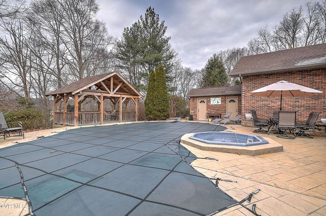 136 Triple H Lane, Jonesborough, TN 37659