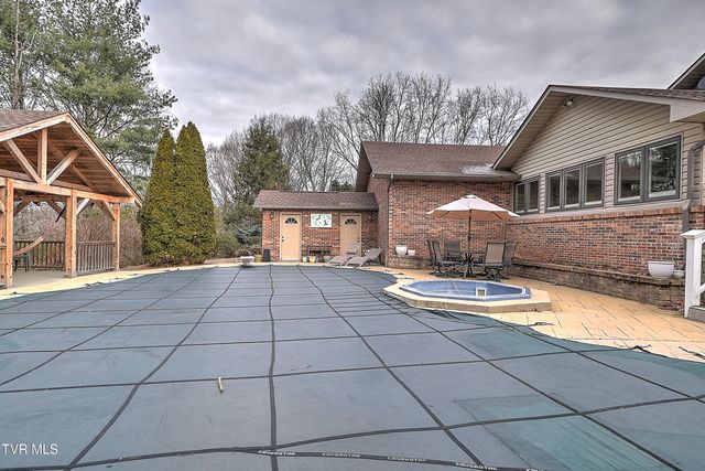 136 Triple H Lane, Jonesborough, TN 37659