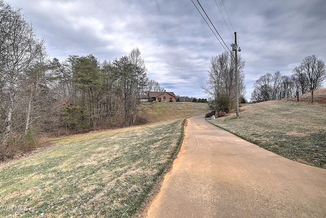 136 Triple H Lane, Jonesborough, TN 37659