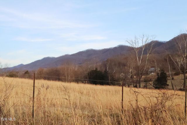 136 Triple H Lane, Jonesborough, TN 37659