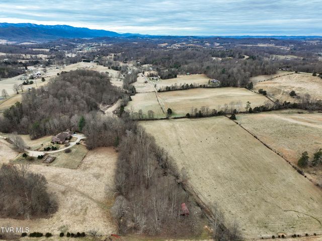 136 Triple H Lane, Jonesborough, TN 37659