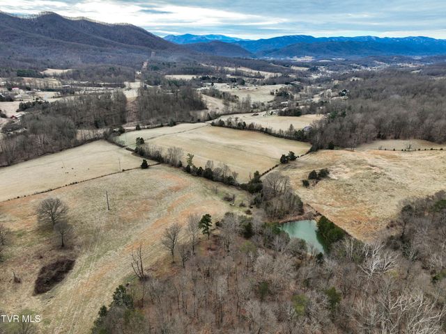 136 Triple H Lane, Jonesborough, TN 37659