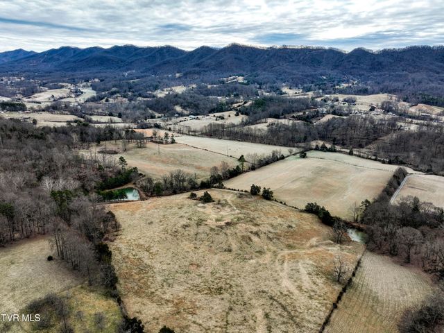 136 Triple H Lane, Jonesborough, TN 37659