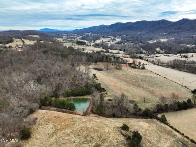 136 Triple H Lane, Jonesborough, TN 37659