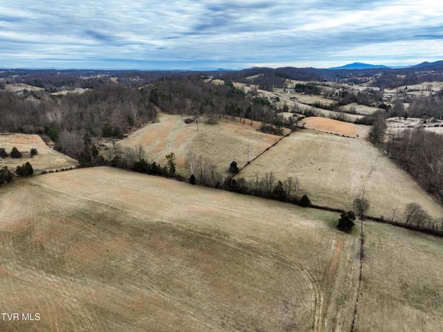 136 Triple H Lane, Jonesborough, TN 37659