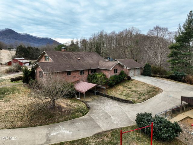 136 Triple H Lane, Jonesborough, TN 37659