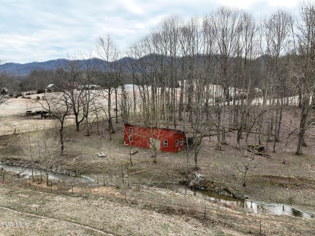 136 Triple H Lane, Jonesborough, TN 37659