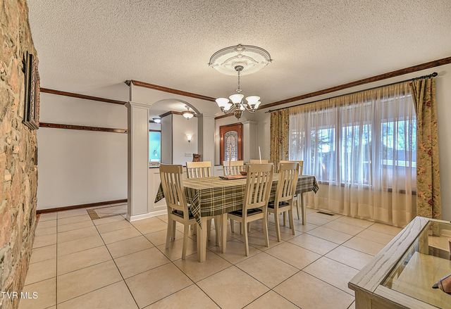 136 Triple H Lane, Jonesborough, TN 37659