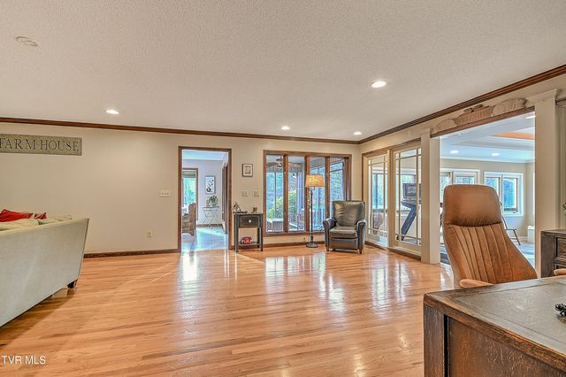 136 Triple H Lane, Jonesborough, TN 37659