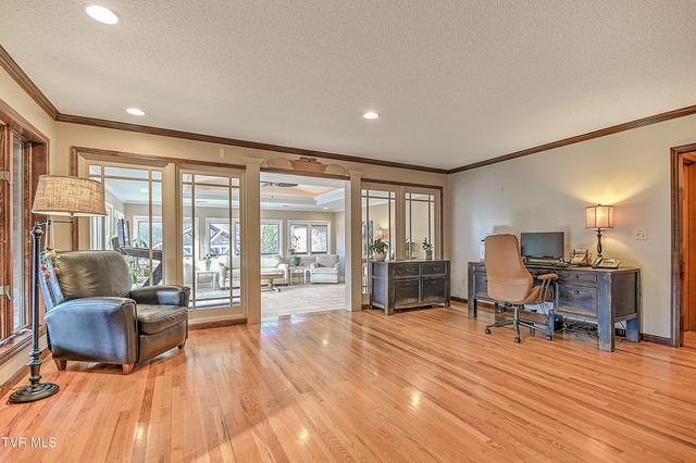 136 Triple H Lane, Jonesborough, TN 37659