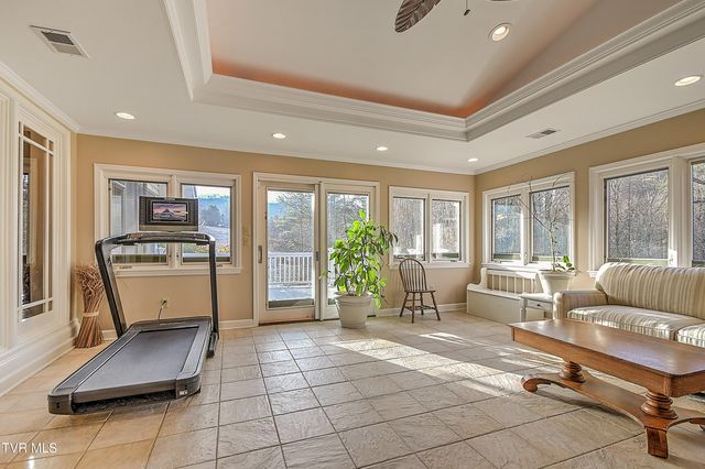 136 Triple H Lane, Jonesborough, TN 37659