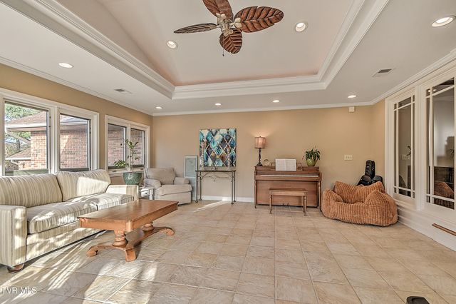 136 Triple H Lane, Jonesborough, TN 37659