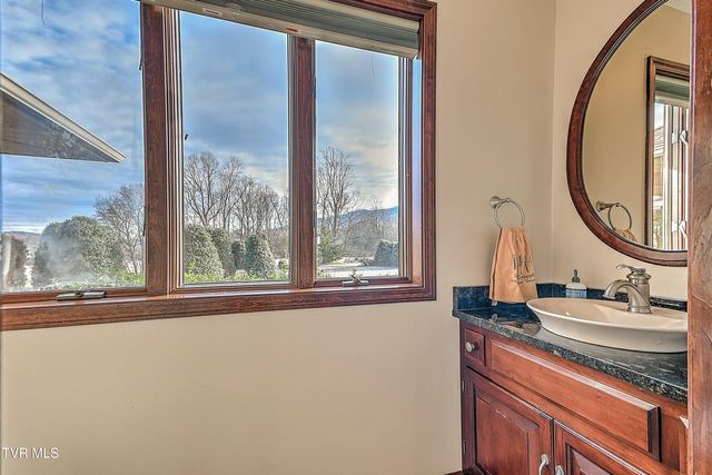 136 Triple H Lane, Jonesborough, TN 37659