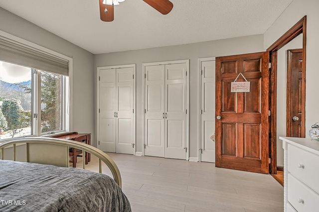 136 Triple H Lane, Jonesborough, TN 37659