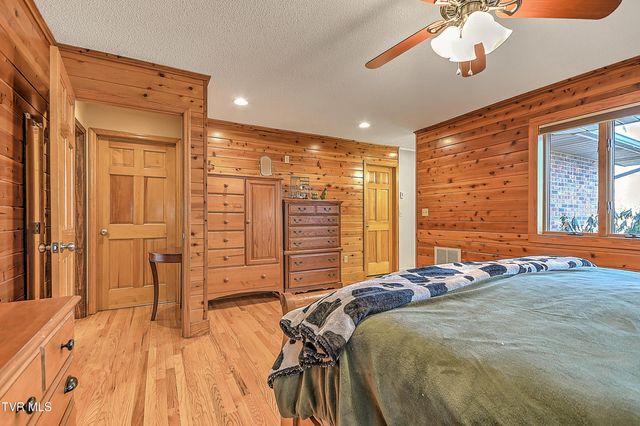 136 Triple H Lane, Jonesborough, TN 37659