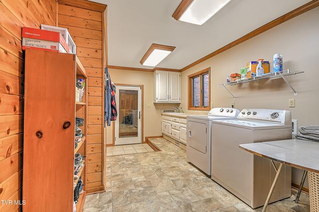 136 Triple H Lane, Jonesborough, TN 37659