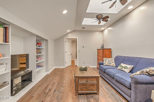 136 Triple H Lane, Jonesborough, TN 37659