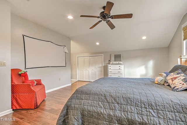 136 Triple H Lane, Jonesborough, TN 37659